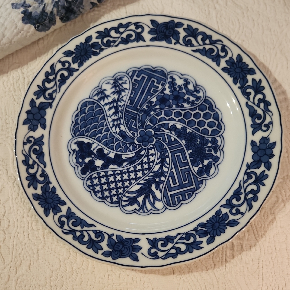 Nitto Blue and White Decorative Plate Asian Oriental Togyo Blue